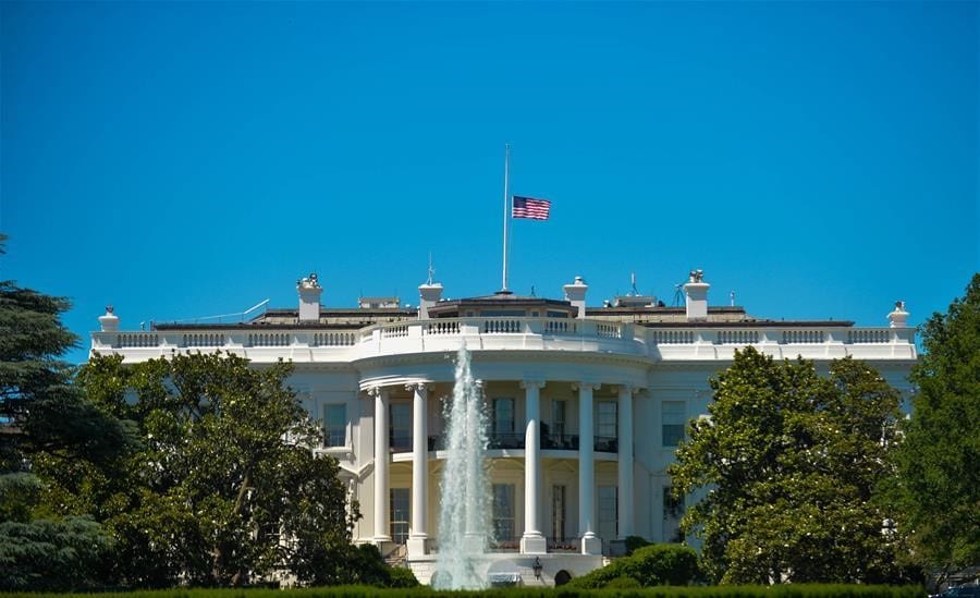 whitehouse-flag-half-staff